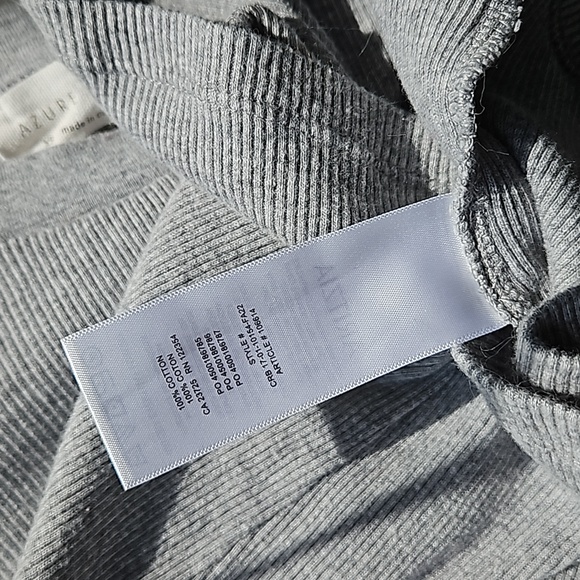 Aritzia Grey Long Sleeve Crew Neck Crop Top - Picture 5 of 8